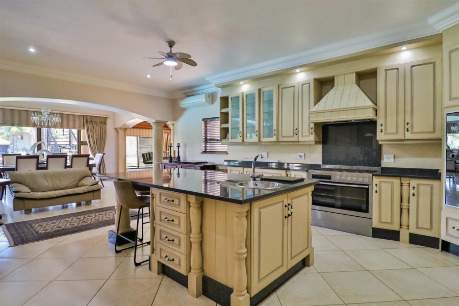 4 Bedroom Property for Sale in WestLake Country Safari Estate North West